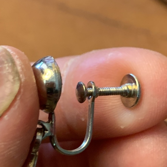 60’s GOLD BUTTERFLY FILIGREE DOORKNOCKER EARRINGS - Picture 4 of 8